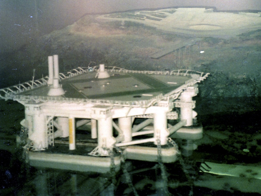 Aquapolis, pabellón flotante para la Exposición Internacional de Okinawa de 1975