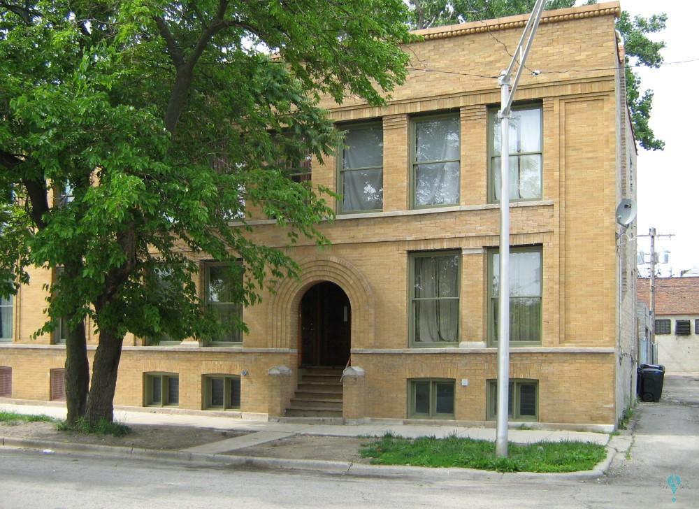Apartamentos Edward C. Waller